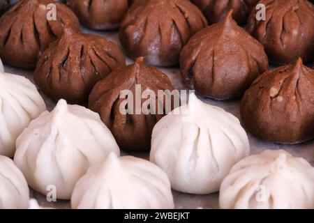 Ukadiche modak - fabriqué à partir de farine de riz et de remplissage de jaggery de noix de coco, les recettes du festival indien modak font sur ganesh chaturthi, utsav. Banque D'Images