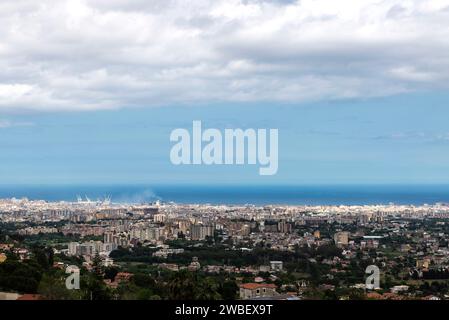 Vue d'ensemble de la ville de Palerme vue de Monreale, Sicile, Italie Banque D'Images