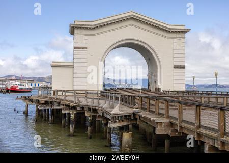 The Pier 43 Ferry Arch à Fisherman's Wharf à San Francisco en Californie, le 24 juin 2023 Banque D'Images