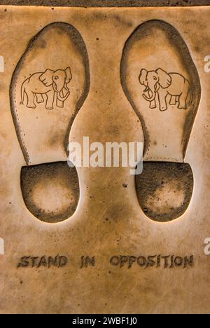 Stand in opposition sculpture à l'hôtel de ville, Freedom Trail, Boston National Historic Park, Boston, Massachusetts Banque D'Images