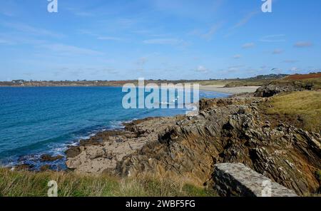 Plage de sable plage Plage des blancs Sablons, vue depuis la presqu'île de Kermorvan, le Conquet, département Finistère Pen ar Bed, région Bretagne Breizh Banque D'Images