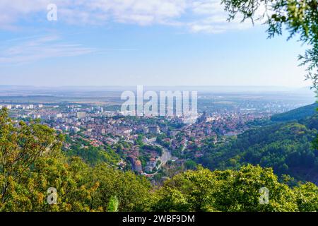 Vue de la ville depuis l'ancienne forteresse, à Shumen, Bulgarie Banque D'Images
