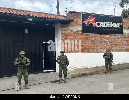 CUENCA-RESGUARDO MILITAR-POLICIAL Cuenca,Ecuador 10 de enero de 2023 la manana de hoy la Ciudad de Cuenca se encontro con resguardo policial y militar en el centro historico y en la entidades de radio y Television. foto Boris Romoleroux/API soi-CUENCA-RESGUARDOMILITAR-POLICIAL-d58dd173077192be2bfa58160a78f8b5 *** CUENCA GARDE MILITAIRE POLICIÈRE Cuenca, Équateur 10 janvier 2023 ce matin, la ville de CUENCA était sous garde policière et MILITAIRE dans le centre historique et à LA radio et télévision photo Boris ROMOLERBE58230DA5758D172POLICIA GARDE MILITAIRE Banque D'Images