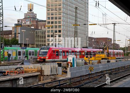 Chantier de construction à la gare centrale de Dortmund avec l'U Dortmunder et le centre-ville de Harenberg, Dortmund, région de Ruhr, Allemagne Banque D'Images