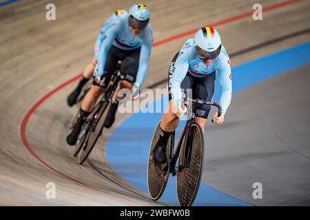 DEGRENDELE Nicky - JENAER Valerie - NICOLAES Juli ( bel ) – Belgique – Querformat - quer - horizontal - Paysage - Event/Veranstaltung : UEC Track Cycling European Championships 2024 - Apeldoorn - Catégorie/Catégorie : Cyclisme sur piste - Championnats d'Europe - lieu/Ort: Europe – pays-Bas - Apeldoorn - Omnisport - discipline : Team Sprint - Elite Women - distance : . M - Date/Datum : 10.01.2024 – mercredi – jour 1 - photographe : © Arne Mill - frontalvision.com Banque D'Images