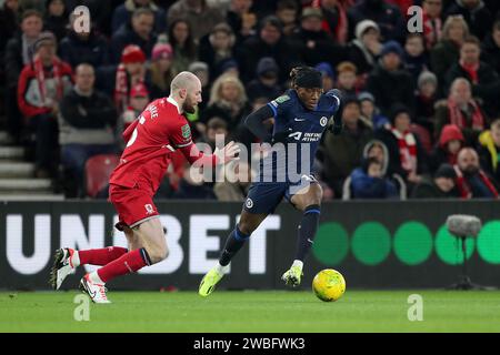 Noni Madueke de Chelsea et Matthew Clarke de Middlesbrough en action lors de la demi-finale de la coupe Carabao 1e étape match entre Middlesbrough et Chelsea au Riverside Stadium, Middlesbrough le mardi 9 janvier 2024. (Photo : Mark Fletcher | MI News) crédit : MI News & Sport / Alamy Live News Banque D'Images