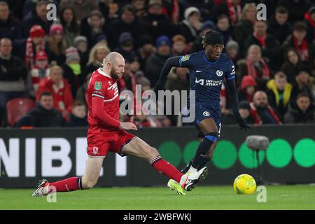 Noni Madueke de Chelsea et Matthew Clarke de Middlesbrough en action lors de la demi-finale de la coupe Carabao 1e étape match entre Middlesbrough et Chelsea au Riverside Stadium, Middlesbrough le mardi 9 janvier 2024. (Photo : Mark Fletcher | MI News) crédit : MI News & Sport / Alamy Live News Banque D'Images