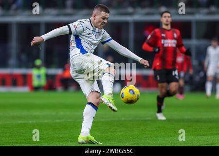 Milan, Italie. 10 janvier 2024. Emil Holm d'Atalanta BC vu en action lors du match de football Coppa Italia 2023/24 entre l'AC Milan et l'Atalanta BC au stade San Siro, Milan, Italie le 10 janvier 2024 Credit : Independent photo Agency/Alamy Live News Banque D'Images