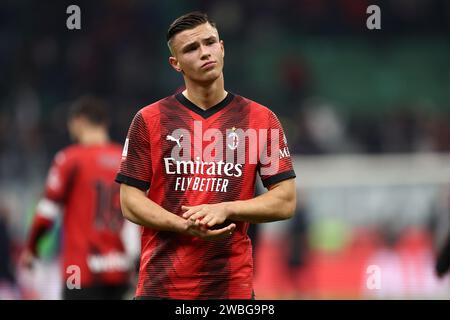 Milan, Italie. 10 janvier 2024. Jan-Carlo Simic de l'AC Milan semble abattu à la fin du match Coppa Italia entre l'AC Milan et l'Atalanta BC au Stadio Giuseppe Meazza le 10 janvier 2024 à Milan, Italie . Crédit : Marco Canoniero/Alamy Live News Banque D'Images