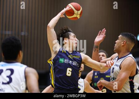 Yokohama Budokan, Kanagawa, Japon. 10 janvier 2024. Makoto Hiejima (Brex), le 10 JANVIER 2024 - basket-ball : le 99e match de quart de finale de la coupe de l'Empereur de basket-ball 2023-24 entre les B-Corsairs de Yokohama - Utsunomiya Brex à Yokohama Budokan, Kanagawa, Japon. Crédit : Yohei Osada/AFLO SPORT/Alamy Live News Banque D'Images