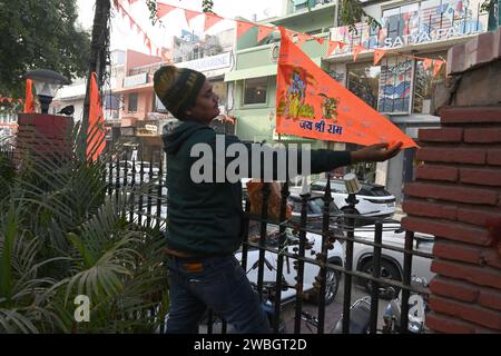 New Delhi, Inde. 10 janvier 2024. NEW DELHI, INDE - JANVIER 10 : décorations au Khan Market avant l'inauguration de l'Ayodhya RAM Mandir le 22 janvier le 10 janvier 2024 à New Delhi, en Inde. (Photo Sonu Mehta/Hindustan Times/Sipa USA) crédit : SIPA USA/Alamy Live News Banque D'Images