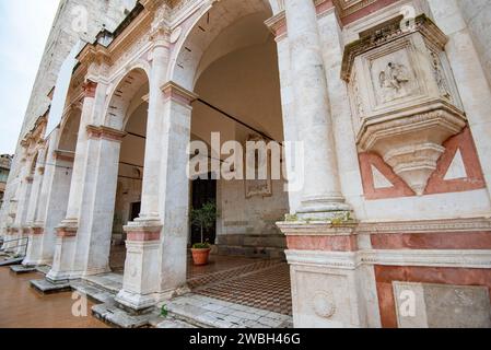 Cathédrale romaine de Spoleto - Italie Banque D'Images