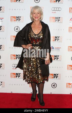 Helen Mirren assiste à la 48e édition du Festival du film de New York de la tempête au Alice Tully Hall du Lincoln Center à New York le 2 octobre 2010. Crédit photo : Henry McGee/MediaPunch Banque D'Images