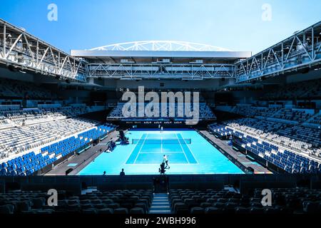 Melbourne, Victoria, Australie. 11 janvier 2024. MELBOURNE, AUSTRALIE - JANVIER 11 : Carlos Alcaraz d'Espagne termine une séance d'entraînement avec Stan Wawrinka de Suisse avant l'Open d'Australie 2024 à Melbourne Park le 11 janvier 2024 à Melbourne, Australie. (Image de crédit : © Chris Putnam/ZUMA Press Wire) USAGE ÉDITORIAL SEULEMENT! Non destiné à UN USAGE commercial ! Banque D'Images