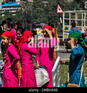 Femmes Himachali, Mega Festival, Dussehra Festivals, Dhalpur Ground, Kullu, Himachal Pradesh, Inde, Asie Banque D'Images