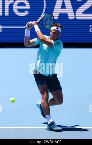 11 janvier 2024 : MELBOURNE, AUSTRALIE - 11 JANVIER : Casper Ruud de Norvège jouant contre Jannik Sinner d'Italie le deuxième jour du Kooyong Classic 2024 à Kooyong le 11 janvier 2024 à Melbourne, Australie. (Image de crédit : © Chris Putnam/ZUMA Press Wire) USAGE ÉDITORIAL SEULEMENT! Non destiné à UN USAGE commercial ! Banque D'Images