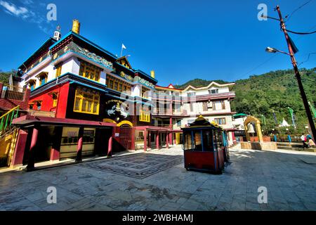 Monastère bouddhiste Nyingmapa Gompa, Rewalsar, Nagar, Mandi, Himachal Pradesh, Inde, Asie Banque D'Images