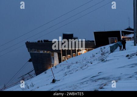 Scène hivernale au sommet du mont Storsteinen Tromso Norvège Banque D'Images