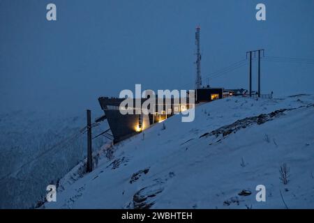 Scène hivernale au sommet du mont Storsteinen Tromso Norvège Banque D'Images