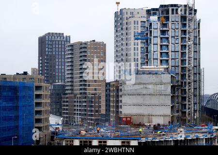 AMSTERDAM - Nouvelle construction dans le quartier Elzenhagen d'Amsterdam. Le resserrement sur le marché du logement à Amsterdam continue de croître. Parce que l'offre diminue, également en raison de trop peu de nouvelles constructions, les résidents d'Amsterdam ne mettent pas leur maison actuelle en vente. Dans le même temps, de plus en plus de gens paient pour le logement. ANP RAMON VAN flymen netherlands Out - belgique Out Banque D'Images