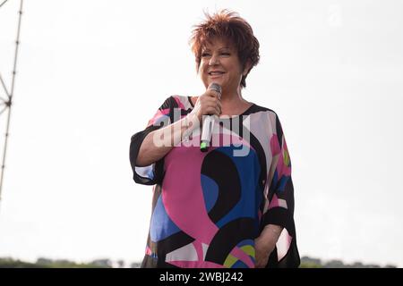 Naples, Italie. 23 juin 2023. Orietta Berti, Une célèbre chanteuse italienne a vu soundcheck au Napoli Pizza Village à Naples. (Photo Francesco Cigliano/SOPA Images/Sipa USA) crédit : SIPA USA/Alamy Live News Banque D'Images