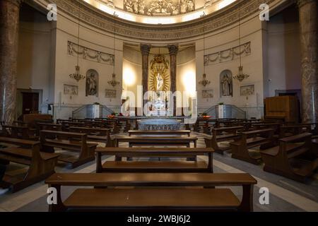 TURIN, ITALIE, 11 AVRIL 2023 - intérieur de l'église Gran Madre di Dio à Turin (Turin), Piémont, Italie Banque D'Images