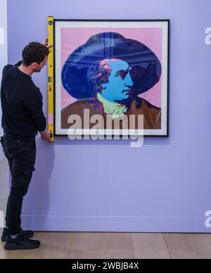 Londres, Royaume-Uni. 11 janvier 2024. Andy Warhol GoetheEst £ 50,000-70,000 Featuring a Selection from the Archive of Edition Schellmann les 17 et 18 janvier à Phillips, 30 Berkeley Square, W1J 6EX.Paul Quezada-Neiman/Alamy Live News crédit : Paul Quezada-Neiman/Alamy Live News Banque D'Images