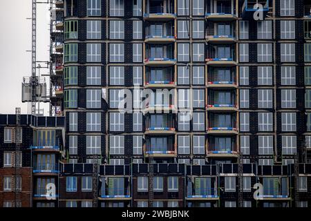 AMSTERDAM - Nouvelle construction dans le quartier Elzenhagen d'Amsterdam. Le resserrement sur le marché du logement à Amsterdam continue de croître. Parce que l'offre diminue, également en raison de trop peu de nouvelles constructions, les résidents d'Amsterdam ne mettent pas leur maison actuelle en vente. Dans le même temps, de plus en plus de gens paient pour le logement. ANP RAMON VAN flymen netherlands Out - belgique Out Banque D'Images