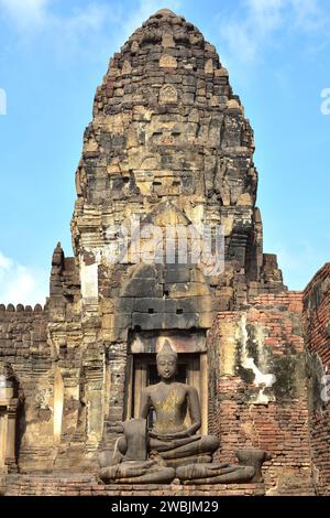 Ville de Lopuri, Phra Prang Sam Yot un temple Kmer (XIIIe siècle). Thaïlande. Banque D'Images