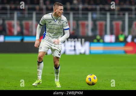 Milan, Italie. 10 janvier 2024. Emil Holm d'Atalanta BC vu en action lors du match de football Coppa Italia 2023/24 entre l'AC Milan et l'Atalanta BC au stade San Siro. NOTE FINALE : Milan 1 | 2 Atalanta crédit : SOPA Images Limited/Alamy Live News Banque D'Images