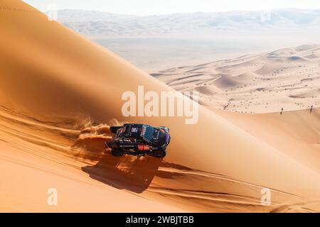 205 YACOPINI Juan Cruz (arg), OLIVERAS CARRERAS Daniel (spa), Overdrive Racing, Toyota Hilux, FIA Ultimate, FIA W2RC, action pendant l'étape 6 « 48 heures Chrono » du Dakar 2024 du 11 au 12 janvier 2024 autour de Subaytah, Arabie Saoudite - photo Frédéric le Floc'h/DPPI crédit : DPPI Media/Alamy Live News Banque D'Images