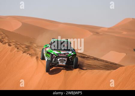 302 GOCZAL Eryk (Pol), Mena Oriol (spa), Energylandia Rally Team, Taurus T3 Max, FIA Challenger, FIA W2RC, action lors de l'étape 6 « 48 heures Chrono » du Dakar 2024 du 11 au 12 janvier 2024 autour de Subaytah, Arabie Saoudite - photo Antonin Vincent/DPPI crédit : DPPI Media/Alamy Live News Banque D'Images