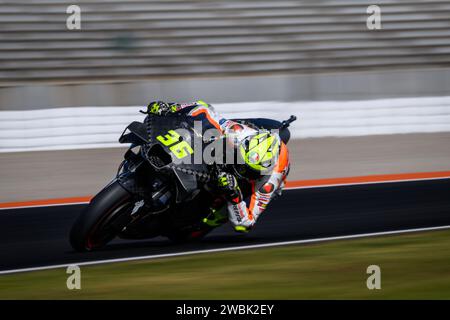 Joan Mir, pilote espagnol de MotoGP, s'entraîne au Test 2024 sur le HRC Repsol Honda Team sur le circuit de Valence, en Espagne Banque D'Images