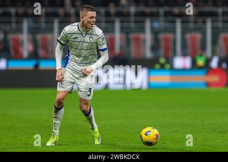 Milan, Italie. 10 janvier 2024. Emil Holm d'Atalanta BC vu en action lors du match de football Coppa Italia 2023/24 entre l'AC Milan et l'Atalanta BC au stade San Siro, Milan, Italie le 10 janvier 2024 Credit : Independent photo Agency/Alamy Live News Banque D'Images