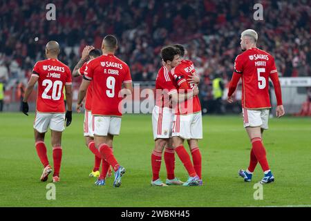 10 janvier 2024. Lisbonne, Portugal. L'attaquant portugais de Benfica Rafa Silva (27) célèbre après avoir marqué un but avec le milieu de terrain de Benfica du Portugal Joao Neves (87) lors de la manche de 16 de la coupe du Portugal : Benfica vs Braga crédit : Alexandre de Sousa/Alamy Live News Banque D'Images