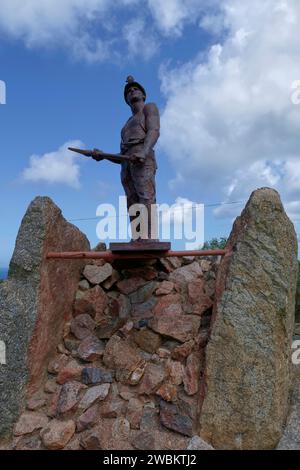 La statue de St Just Miner par le sculpteur Colin Caffell, Cornish Tin Miner Memorial, Pendeen, Cornouailles, Angleterre, Royaume-Uni Banque D'Images