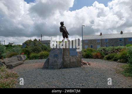 La statue de St Just Miner par le sculpteur Colin Caffell, Cornish Tin Miner Memorial, Pendeen, Cornouailles, Angleterre, Royaume-Uni Banque D'Images