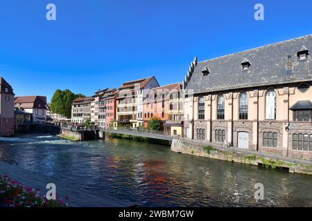 Strasbourg, France - septembre 2023 : rivière 'III' dans le vieux quartier historique de la petite France Banque D'Images