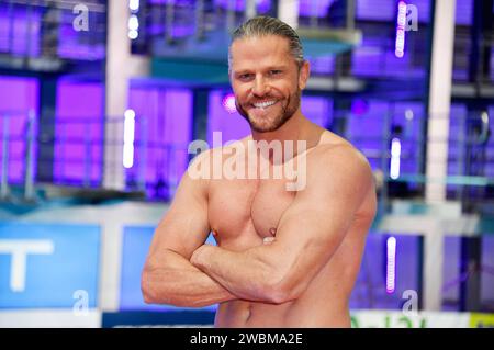 Paul Janke beim Photocall zur Fernsehshow RTL Turmspringen aus der Schwimm- und Sprunghalle im Europasportpark Berlin. Berlin, 11.01.2024 *** Paul Janke au photocall pour l'émission RTL Turmspringen de la salle de natation et de plongée de l'Europasportpark Berlin Berlin, 11 01 2024 Foto:Xn.xKubelkax/xFuturexImagex turmspringen 4178 Banque D'Images