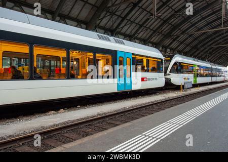 ST. GALLEN, SUISSE - 3 JANVIER 2024 : train SBB des chemins de fer fédéraux suisses à St. Gare Gallen Banque D'Images