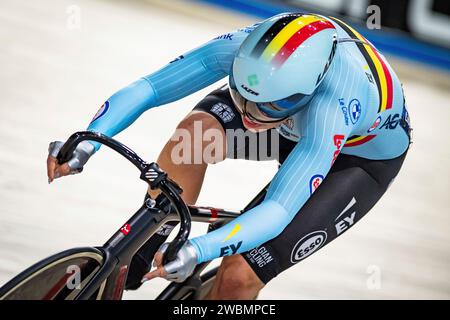 NICOLAES Julie ( bel ) – Belgique – Querformat - quer - horizontal - Paysage - Evénement/Veranstaltung : UEC Track Cycling European Championships 2024 - Apeldoorn - Catégorie/Catégorie : Cyclisme sur piste – Championnats d'Europe - lieu/Ort : Europe – pays-Bas - Apeldoorn - Omnisport - discipline: Sprint - Elite Women - distance : 200 m - Date/Date de référence : 11.01.2024 – jeudi – jour 2 - photographe : © Arne Mill - frontalvision.com Banque D'Images