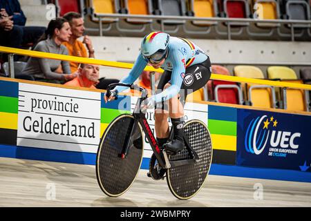 NICOLAES Julie ( bel ) – Belgique – Querformat - quer - horizontal - Paysage - Evénement/Veranstaltung : UEC Track Cycling European Championships 2024 - Apeldoorn - Catégorie/Catégorie : Cyclisme sur piste – Championnats d'Europe - lieu/Ort : Europe – pays-Bas - Apeldoorn - Omnisport - discipline: Sprint - Elite Women - distance : 200 m - Date/Date de référence : 11.01.2024 – jeudi – jour 2 - photographe : © Arne Mill - frontalvision.com Banque D'Images