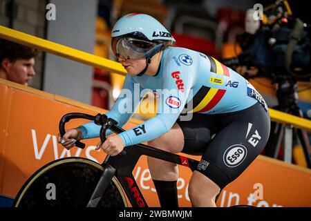 DEGRENDELE Nicky ( bel ) – Belgique – Querformat - quer - horizontal - Paysage - Event/Veranstaltung : UEC Track Cycling European Championships 2024 - Apeldoorn - Catégorie/Catégorie : Cyclisme sur piste – Championnats d'Europe - lieu/Ort : Europe – pays-Bas - Apeldoorn - Omnisport - discipline: Sprint - Elite Women - distance : 200 m - Date/Date de référence : 11.01.2024 – jeudi – jour 2 - photographe : © Arne Mill - frontalvision.com Banque D'Images