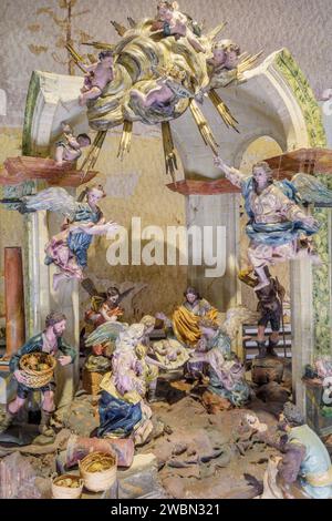 Salle de la scène de la Nativité Salzillo, figures en argile ou en bois avec polychrome et ragoût du 18e siècle, musée dans la ville de Murcie, Espagne. Banque D'Images