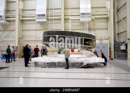 Le simulateur Orion Crew module adapter est arrivé à la centrale spatiale de la NASA Glenn Plum Brook Station à Sandusky, Ohio, le 24 juin 2015, pour des essais de vaisseaux spatiaux. Banque D'Images