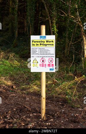 Panneau de travaux forestiers pour Coillte dans le comté de Mayo, Irlande Banque D'Images