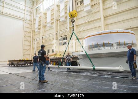 Le simulateur Orion Crew module adapter est arrivé à la centrale spatiale de la NASA Glenn Plum Brook Station à Sandusky, Ohio, le 24 juin 2015 pour les essais, l'évaluation et les activités d'intégration des engins spatiaux. Banque D'Images