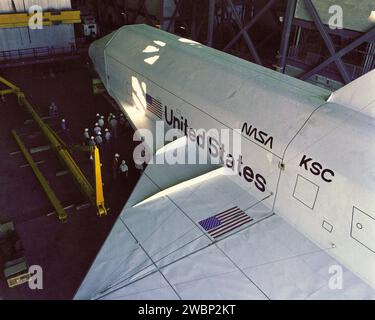 Pathfinder, la maquette de la navette spatiale, est entré dans le bâtiment d'assemblage de véhicules du Kennedy Space Center le 15 mai 1978, pour des vérifications d'ajustement des plates-formes de travail, du dispositif Mate-Demate, du traitement de l'orbiteur et de la formation de l'équipage au sol. Construit au Marshall Space Flight Center, il a ensuite été exposé à Tokyo et réside maintenant au Space and Rocket Center des États-Unis. Banque D'Images