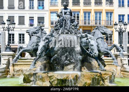 Fontaine Bartholdi érigée sur la place des Terreaux à Lyon, France. Banque D'Images