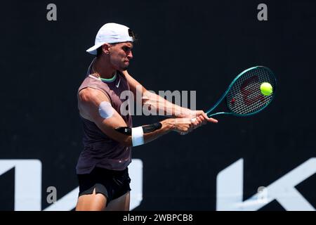 Melbourne, Victoria, Australie. 12 janvier 2024. MELBOURNE, AUSTRALIE - 12 JANVIER : Dino PriÅ¾miÄ‡, de Croatie, en route pour battre Aziz Dougaz, de Tunisie, dans une atmosphère de qualification avant l'Open d'Australie 2024 à Melbourne Park le 12 janvier 2024 à Melbourne, en Australie. (Image de crédit : © Chris Putnam/ZUMA Press Wire) USAGE ÉDITORIAL SEULEMENT! Non destiné à UN USAGE commercial ! Banque D'Images